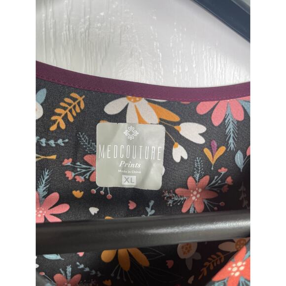 Zoe & Chloe XL Flowers V-Neck Scrub Top Stretch Pockets - Picture 3 of 7